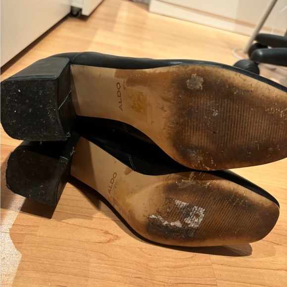 Elegant Long Black Leather Heeled Boots - Picture 5 of 5